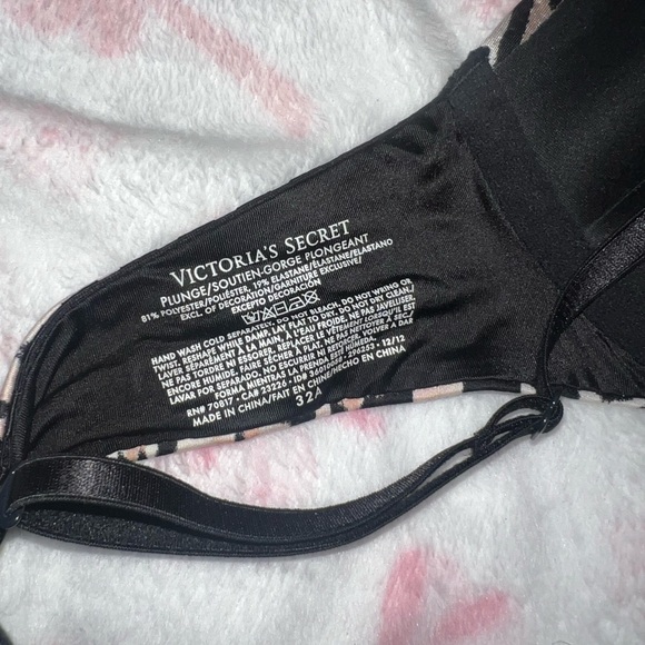 NWOT Victoria's Secret Leopard and Floral Bra - Picture 4 of 4